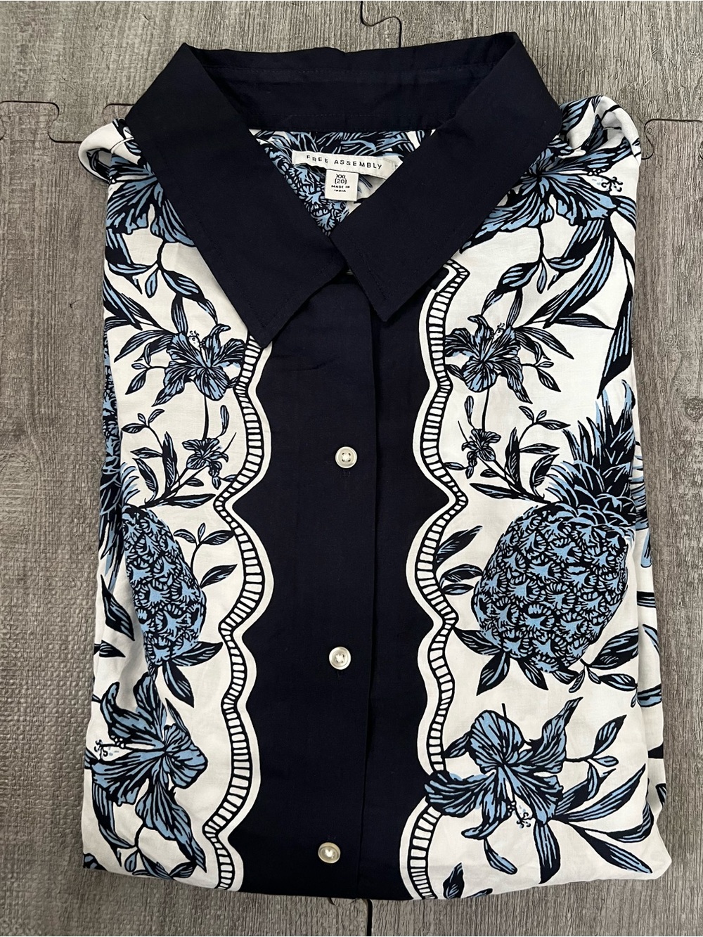 Free Assembly Blue  White Blue Floral Collared Button-Front Long Sleeve Top 2X